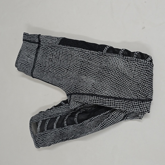 Lululemon Athletica wild And Free Tight Fall Net White Black - Picture 2 of 12